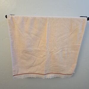 Vintage Dundee Bath Towel Pink USA White Lace Trim